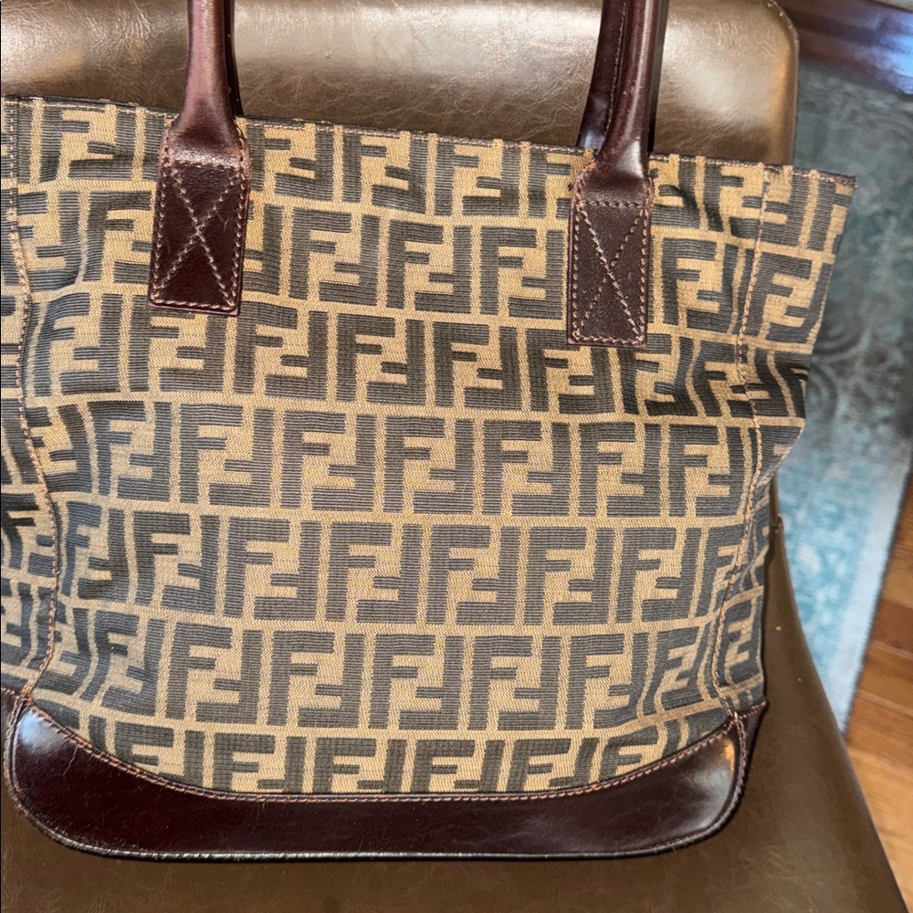 Fendi Zucca Monogram Shoulder Bag - Picture 4 of 17